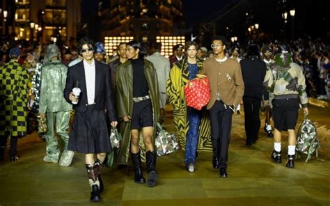 come andare alla sfilata di louis vuitton|La fiabesca sfilata Cruise 2024 di Louis Vuitton .